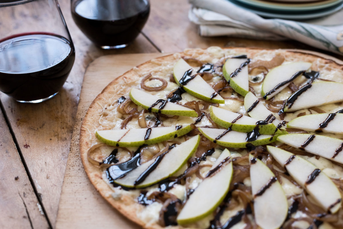 Easy Gorgonzola Pear Pizza